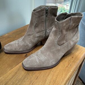 Dolce Vita Silma ankle boots